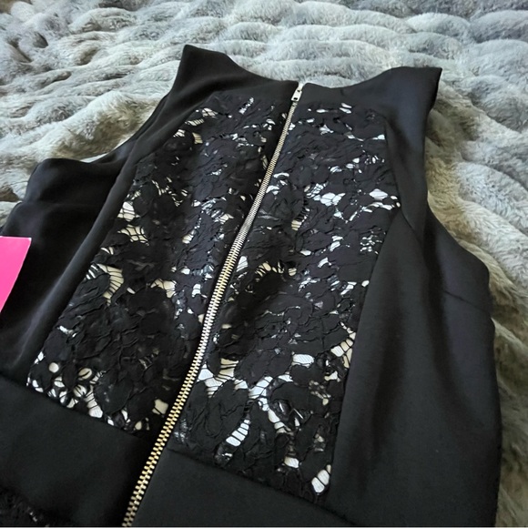 Betsey Johnson Black Lace Bodycon Dress NWT Size 4 ✨ $138 Retail - Picture 5 of 9